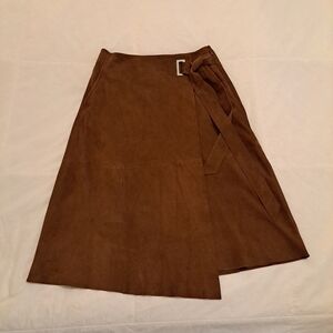 White House Black Market Skirt Suede A Line Wrap Brown Size 0 EUC